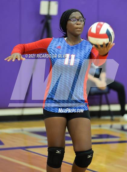 Thumbnail 1 in Morton Ranch vs Royal photogallery.