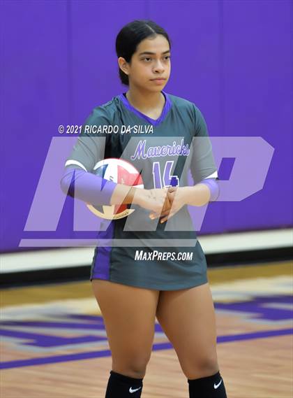 Thumbnail 3 in Morton Ranch vs Royal photogallery.