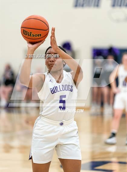 Thumbnail 2 in North Central vs Brownsburg (IHSAA 4A Regional semi-final) photogallery.