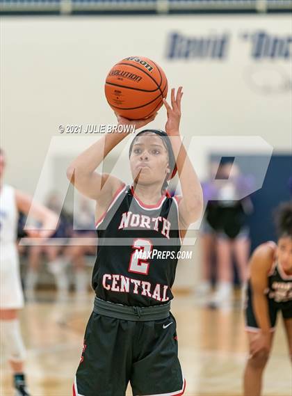 Thumbnail 2 in North Central vs Brownsburg (IHSAA 4A Regional semi-final) photogallery.