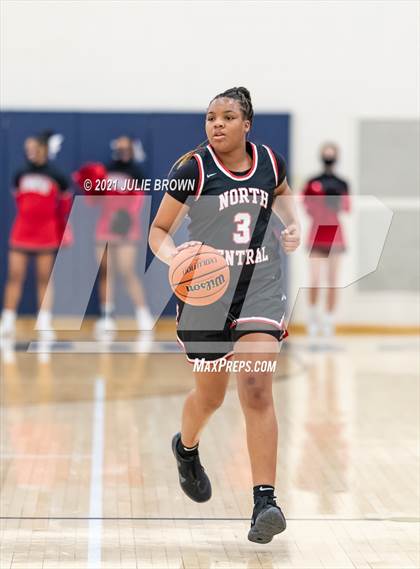 Thumbnail 1 in North Central vs Brownsburg (IHSAA 4A Regional semi-final) photogallery.