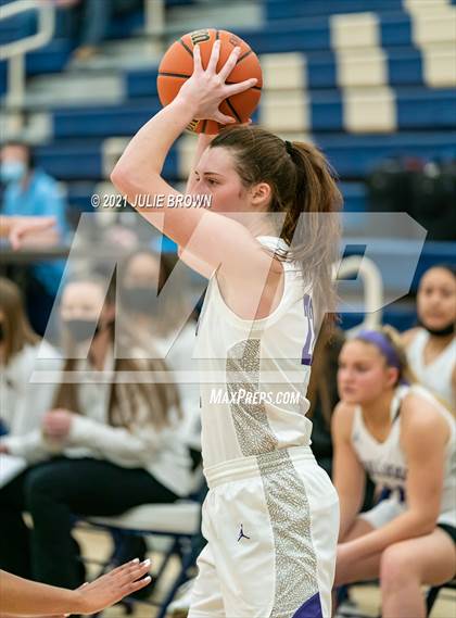 Thumbnail 1 in North Central vs Brownsburg (IHSAA 4A Regional semi-final) photogallery.