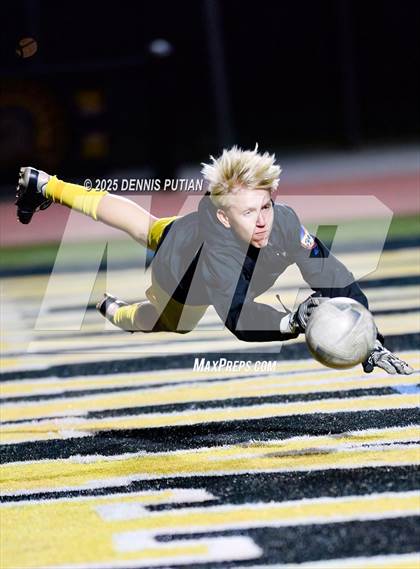 Thumbnail 2 in Everett Alvarez @ Mountain View (CIF CCS D1 Semifinals) photogallery.