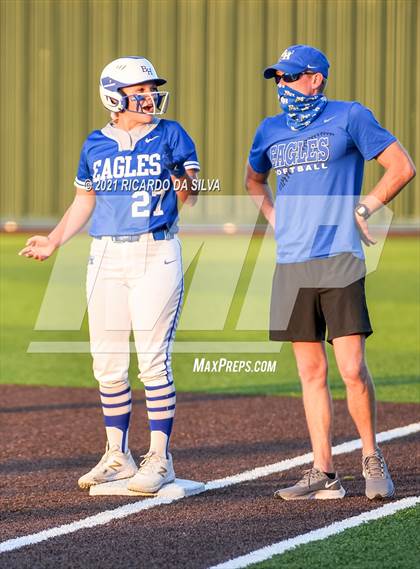Thumbnail 1 in Lake Creek vs Barbers Hill (UIL 5A Regional Final) photogallery.