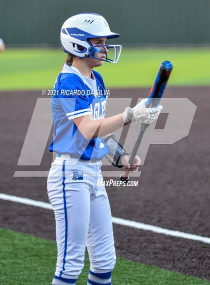 Thumbnail 3 in Lake Creek vs Barbers Hill (UIL 5A Regional Final) photogallery.