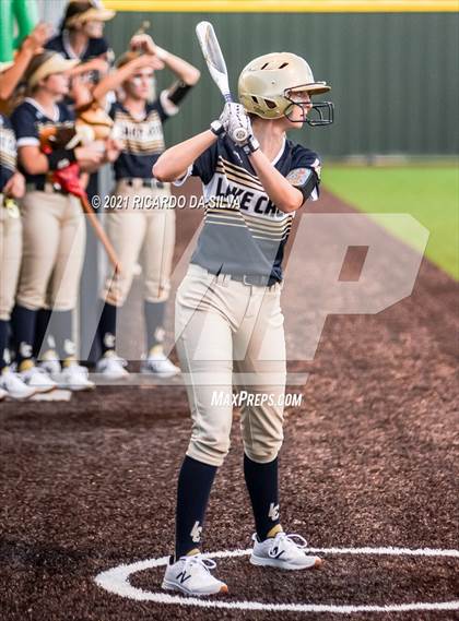 Thumbnail 1 in Lake Creek vs Barbers Hill (UIL 5A Regional Final) photogallery.
