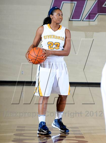 Thumbnail 2 in Riverdale Baptist vs. Mater Dei (Nike Tournament of Champions) photogallery.