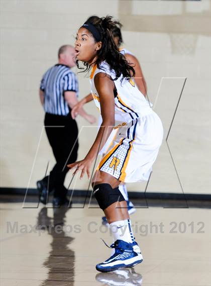 Thumbnail 2 in Riverdale Baptist vs. Mater Dei (Nike Tournament of Champions) photogallery.