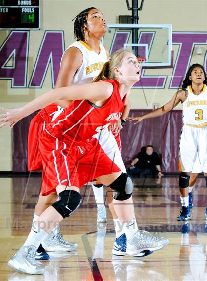 Thumbnail 3 in Riverdale Baptist vs. Mater Dei (Nike Tournament of Champions) photogallery.
