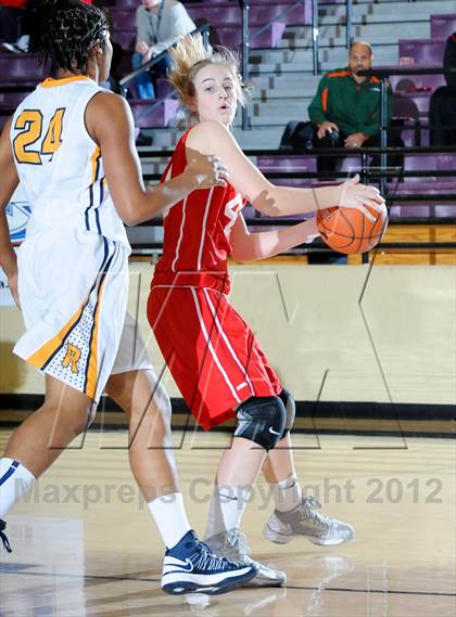 Thumbnail 3 in Riverdale Baptist vs. Mater Dei (Nike Tournament of Champions) photogallery.