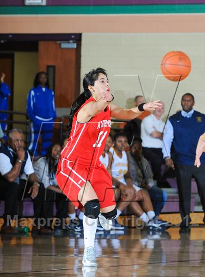 Thumbnail 2 in Riverdale Baptist vs. Mater Dei (Nike Tournament of Champions) photogallery.