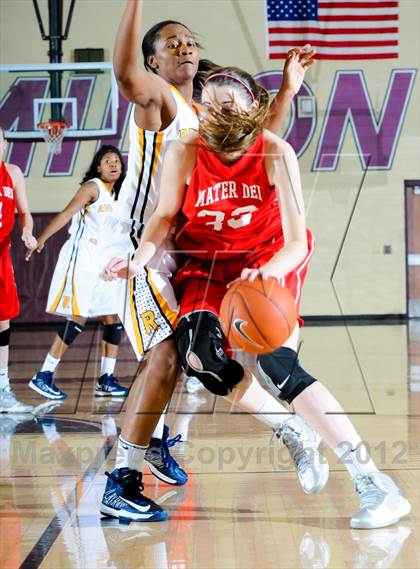 Thumbnail 3 in Riverdale Baptist vs. Mater Dei (Nike Tournament of Champions) photogallery.