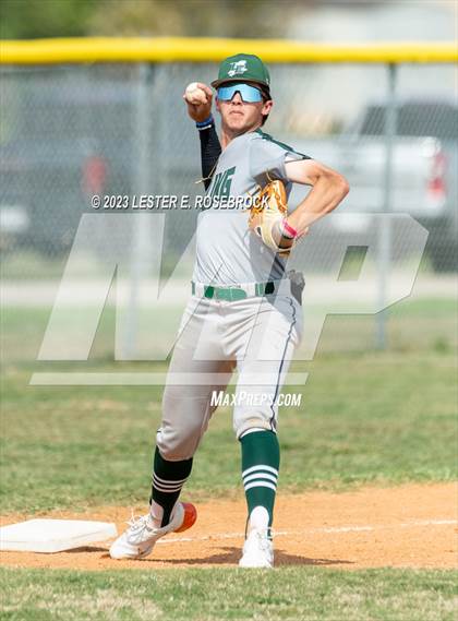 Thumbnail 2 in Luling @ Cole photogallery.