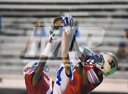 Thumbnail 3 in Jesuit @ Archbishop Rummel (LHSAA Division I 1st Round) photogallery.