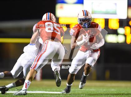 Thumbnail 3 in Jesuit @ Archbishop Rummel (LHSAA Division I 1st Round) photogallery.