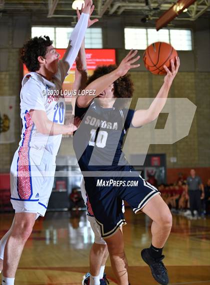Thumbnail 3 in Los Alamitos vs. Sonora (Nike Extravaganza) photogallery.