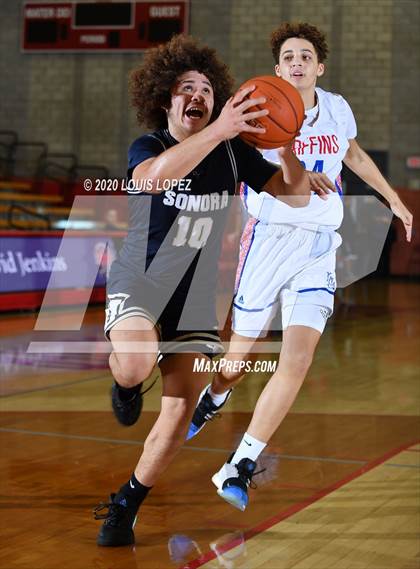 Thumbnail 2 in Los Alamitos vs. Sonora (Nike Extravaganza) photogallery.