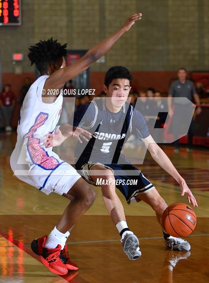 Thumbnail 2 in Los Alamitos vs. Sonora (Nike Extravaganza) photogallery.