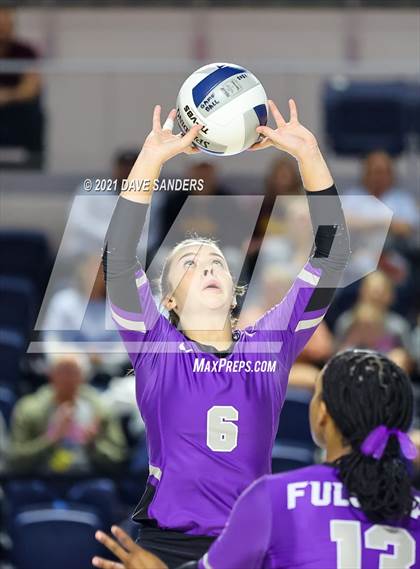 Thumbnail 3 in Friendswood vs. Fulshear (UIL 5A Regional Quarterfinal Playoff) photogallery.