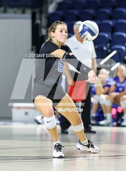 Thumbnail 3 in Friendswood vs. Fulshear (UIL 5A Regional Quarterfinal Playoff) photogallery.