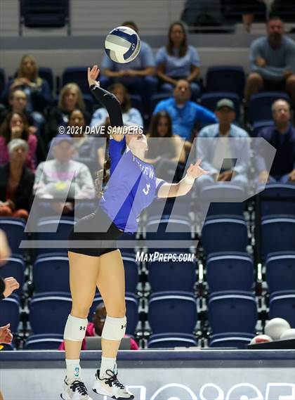 Thumbnail 1 in Friendswood vs. Fulshear (UIL 5A Regional Quarterfinal Playoff) photogallery.