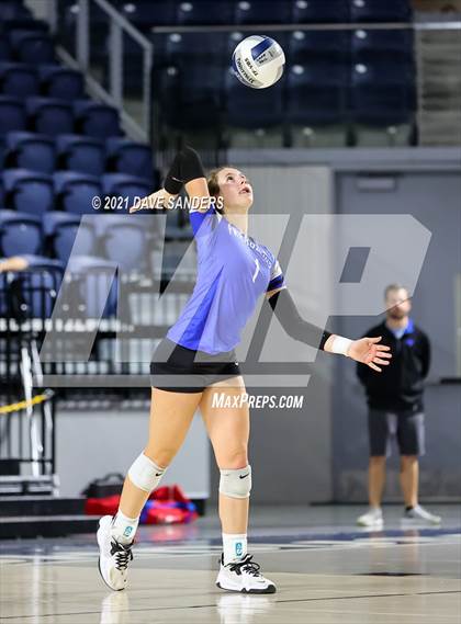 Thumbnail 3 in Friendswood vs. Fulshear (UIL 5A Regional Quarterfinal Playoff) photogallery.