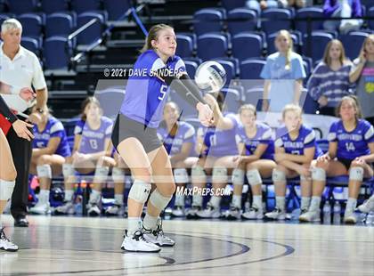 Thumbnail 2 in Friendswood vs. Fulshear (UIL 5A Regional Quarterfinal Playoff) photogallery.