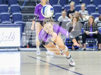 Thumbnail 2 in Friendswood vs. Fulshear (UIL 5A Regional Quarterfinal Playoff) photogallery.