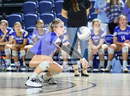 Thumbnail 1 in Friendswood vs. Fulshear (UIL 5A Regional Quarterfinal Playoff) photogallery.