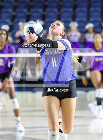 Thumbnail 1 in Friendswood vs. Fulshear (UIL 5A Regional Quarterfinal Playoff) photogallery.