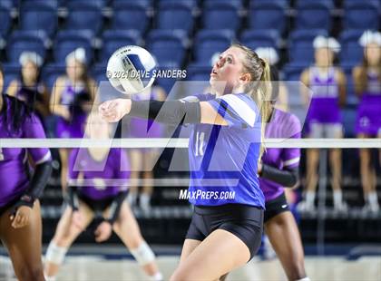 Thumbnail 3 in Friendswood vs. Fulshear (UIL 5A Regional Quarterfinal Playoff) photogallery.