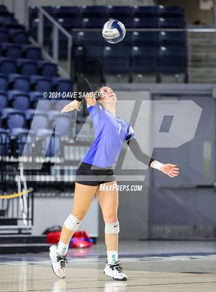 Thumbnail 2 in Friendswood vs. Fulshear (UIL 5A Regional Quarterfinal Playoff) photogallery.