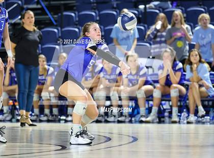 Thumbnail 2 in Friendswood vs. Fulshear (UIL 5A Regional Quarterfinal Playoff) photogallery.