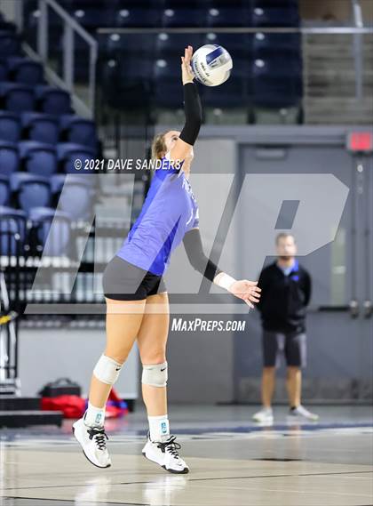 Thumbnail 1 in Friendswood vs. Fulshear (UIL 5A Regional Quarterfinal Playoff) photogallery.