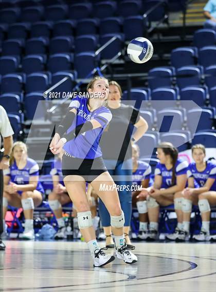 Thumbnail 3 in Friendswood vs. Fulshear (UIL 5A Regional Quarterfinal Playoff) photogallery.