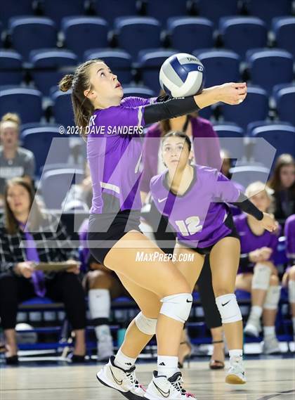 Thumbnail 2 in Friendswood vs. Fulshear (UIL 5A Regional Quarterfinal Playoff) photogallery.