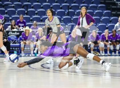 Thumbnail 3 in Friendswood vs. Fulshear (UIL 5A Regional Quarterfinal Playoff) photogallery.