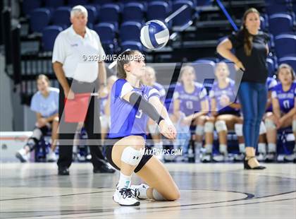 Thumbnail 1 in Friendswood vs. Fulshear (UIL 5A Regional Quarterfinal Playoff) photogallery.