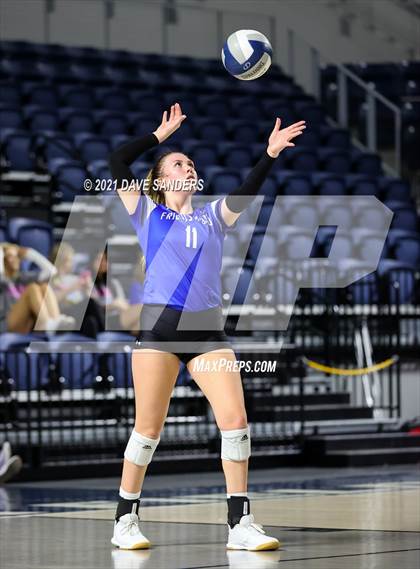 Thumbnail 2 in Friendswood vs. Fulshear (UIL 5A Regional Quarterfinal Playoff) photogallery.