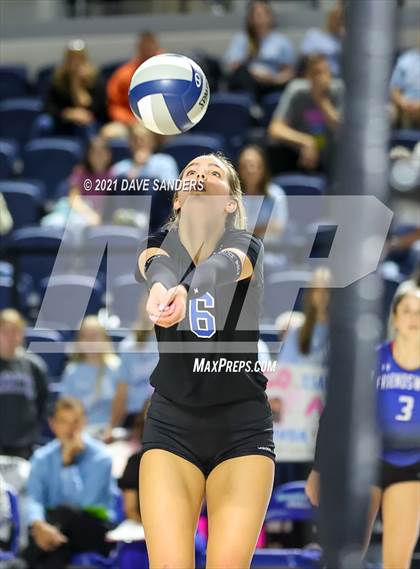 Thumbnail 3 in Friendswood vs. Fulshear (UIL 5A Regional Quarterfinal Playoff) photogallery.