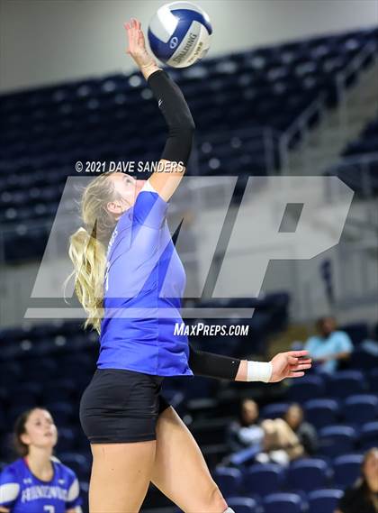 Thumbnail 3 in Friendswood vs. Fulshear (UIL 5A Regional Quarterfinal Playoff) photogallery.