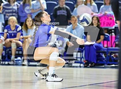 Thumbnail 3 in Friendswood vs. Fulshear (UIL 5A Regional Quarterfinal Playoff) photogallery.