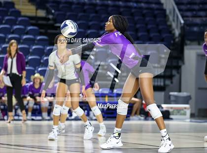 Thumbnail 2 in Friendswood vs. Fulshear (UIL 5A Regional Quarterfinal Playoff) photogallery.