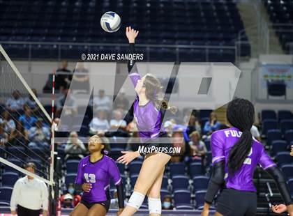 Thumbnail 1 in Friendswood vs. Fulshear (UIL 5A Regional Quarterfinal Playoff) photogallery.