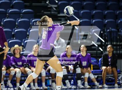 Thumbnail 1 in Friendswood vs. Fulshear (UIL 5A Regional Quarterfinal Playoff) photogallery.