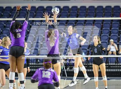 Thumbnail 2 in Friendswood vs. Fulshear (UIL 5A Regional Quarterfinal Playoff) photogallery.