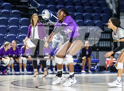 Thumbnail 2 in Friendswood vs. Fulshear (UIL 5A Regional Quarterfinal Playoff) photogallery.