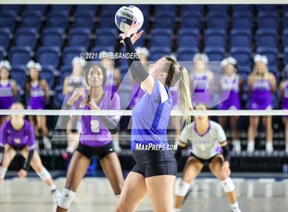 Thumbnail 2 in Friendswood vs. Fulshear (UIL 5A Regional Quarterfinal Playoff) photogallery.
