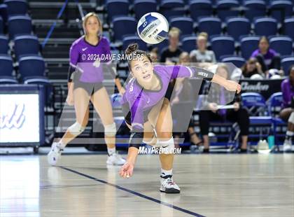 Thumbnail 3 in Friendswood vs. Fulshear (UIL 5A Regional Quarterfinal Playoff) photogallery.