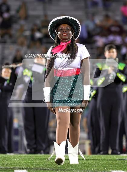 Thumbnail 1 in Waxahachie @ Horn photogallery.